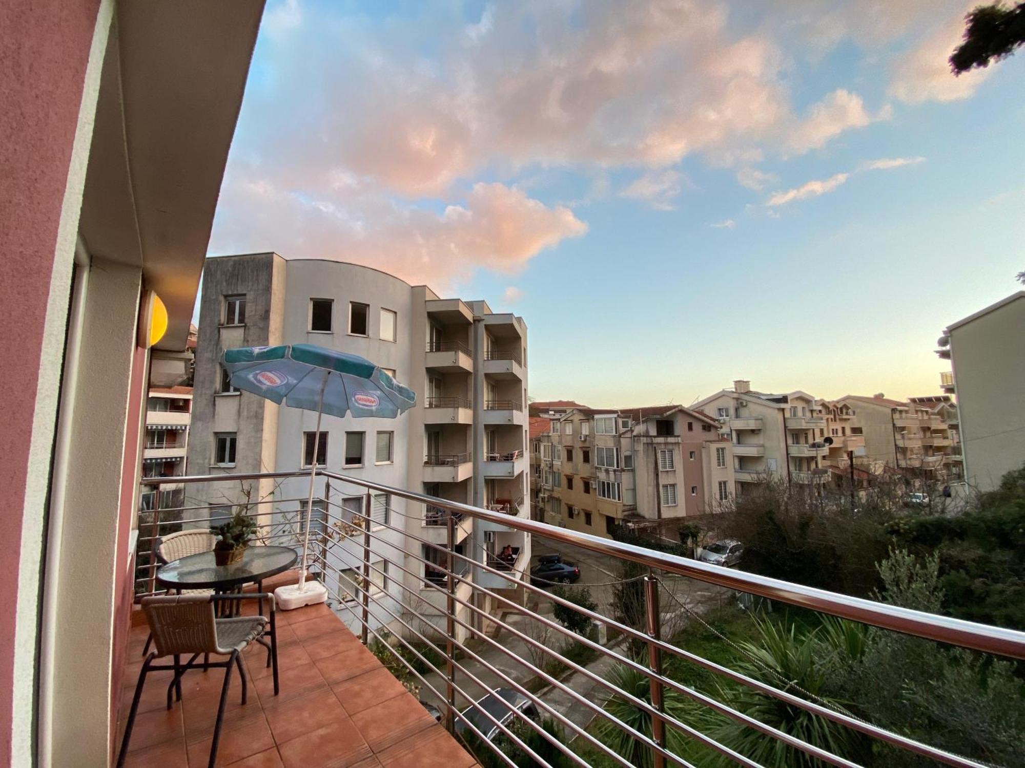 Markovic Aparthotel - Budva Becici Hotel Dış mekan fotoğraf